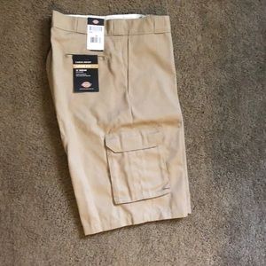 DICKIES 13" Loose Fit Cargo Shorts, Desert Khaki